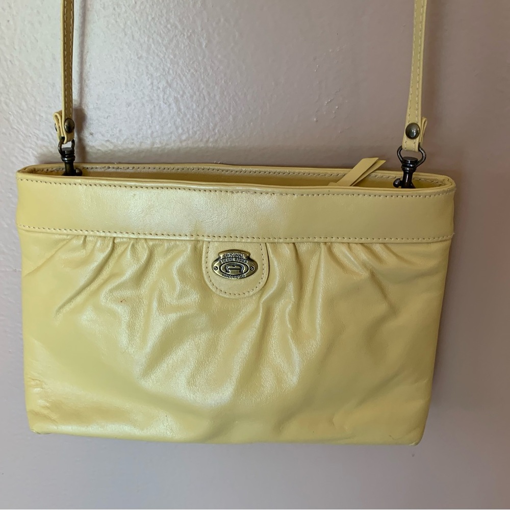 Vintage Aigner leather purse with detachable strap